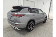 $24797 : Mitsubishi Outlander 2024 AW thumbnail