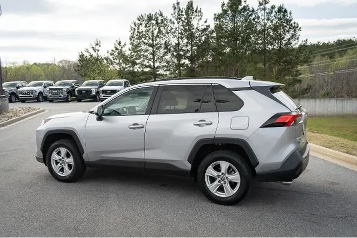 $24987 : Toyota RAV4 2021 XLE 4dr SUV image 6