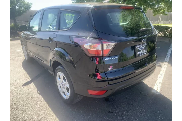 $7995 : 2017 Escape S image 4