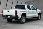 $33300 : Toyota Tacoma 2024 4x2 SR 4d thumbnail