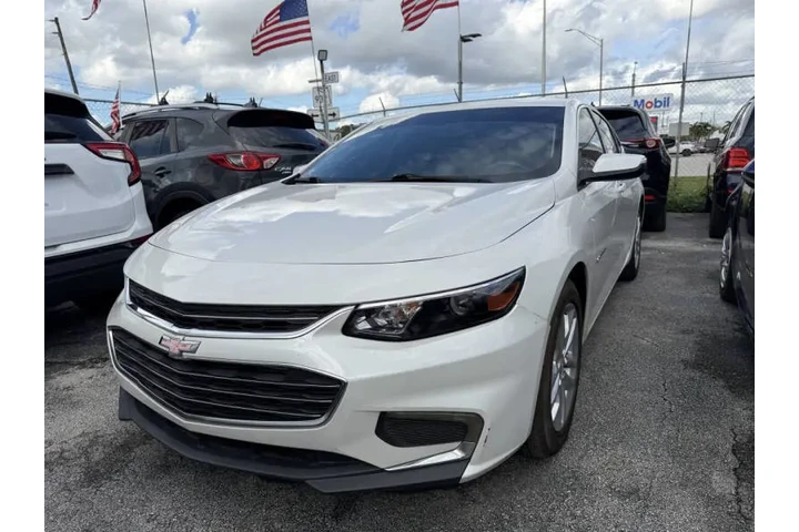 $5850 : 2017 Malibu LT image 2