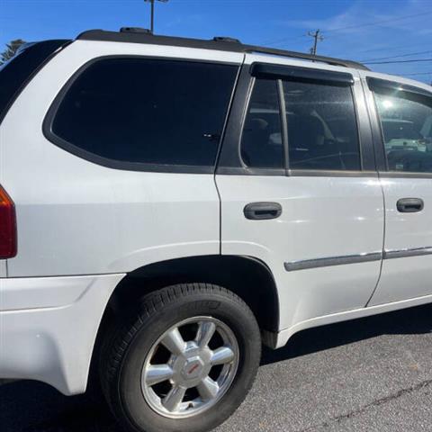 $3500 : 2006 GMC Envoy SLE image 3