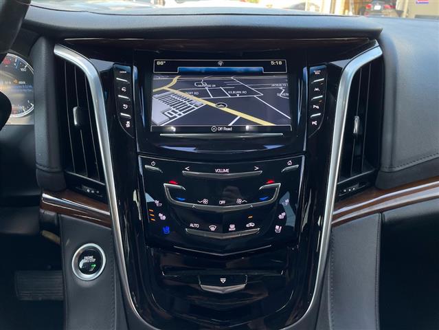 2020 Escalade Luxury image 9