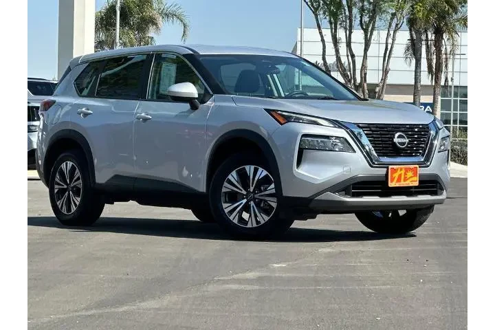 $22985 : Nissan Rogue 2023 SV 4dr Cro image 2