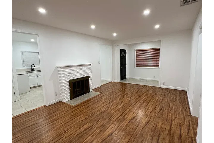 $899 : NOW READY- TAKE A TOUR ᐳ image 7