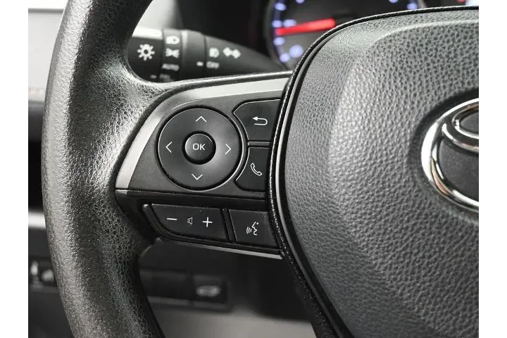 $18849 : Toyota RAV4 2021 XLE 4dr SUV image 2