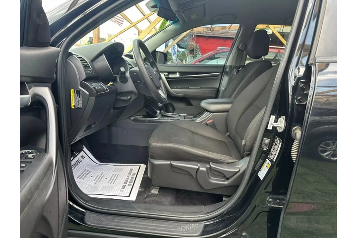 $8500 : 2015 KIA SORENTO2015 KIA SORE image 6