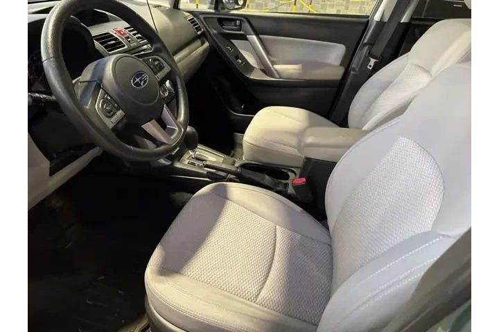 $14990 : Subaru Forester 2017 AWD 2.5 image 3