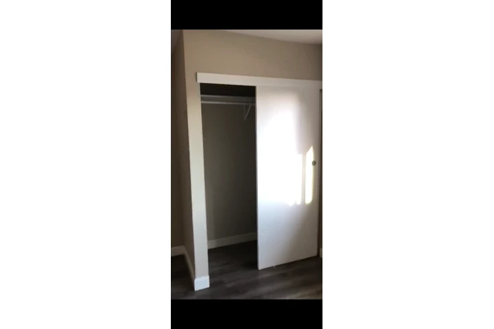 $950 : Se renta cuarto image 1