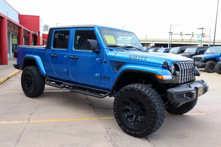 $38587 : 2022 Gladiator Willys 4x4 image 4