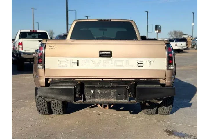 $9922 : Chevrolet C/K 3500 Series 19 image 5