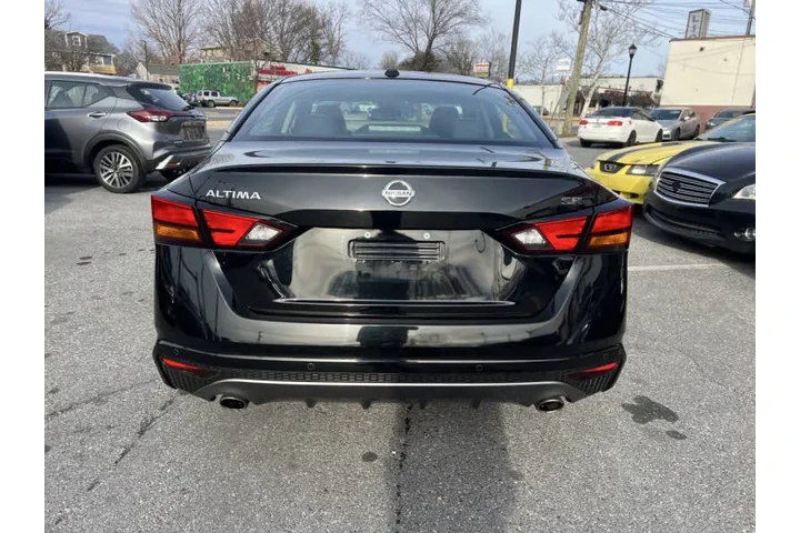 $11900 : 2020 Altima 2.5 SR image 6