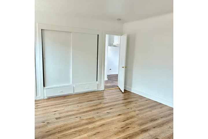 $2000 : RENTO:Harris Ave, Lynwood, CA image 5