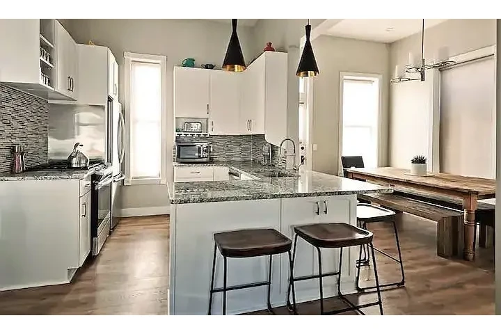 $1750 : HOUSE AVAILABLE IN SALT LAKE image 3