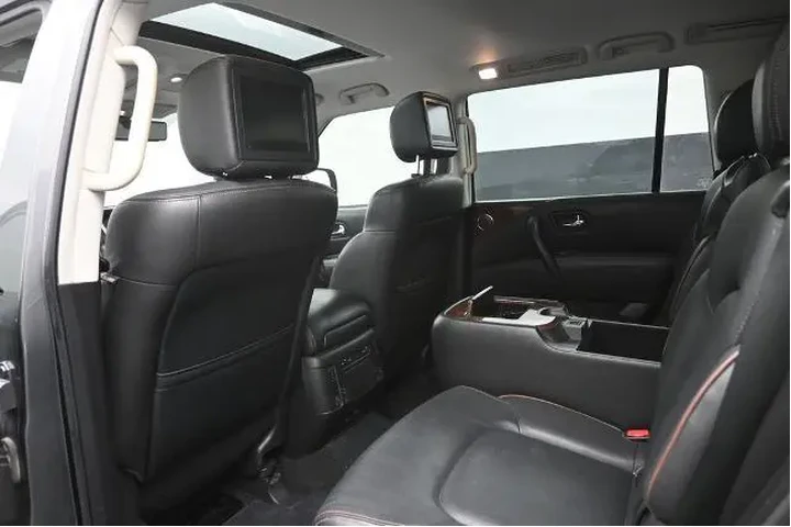 $21940 : Nissan Armada 2019 4x2 SV 4d image 2