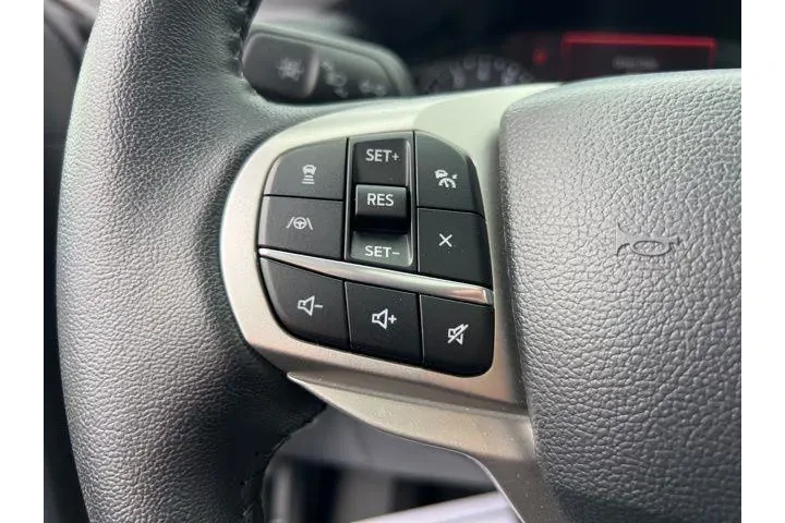 $37615 : Ford Explorer 2024 AWD XLT 4 image 9