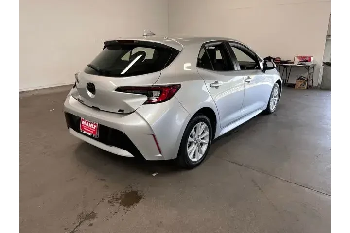 $24462 : Toyota Corolla Hatchback 202 image 3