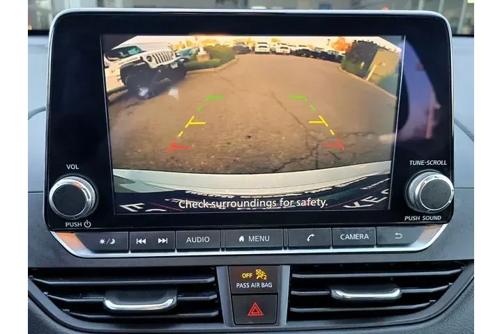 $18900 : Nissan Altima 2022 2.5 SR 4d image 10