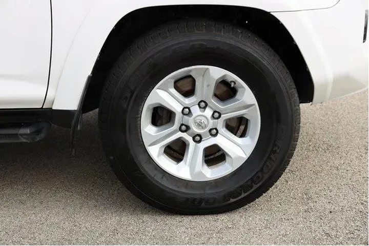 $27928 : Toyota 4Runner 2019 4x2 SR5 image 9