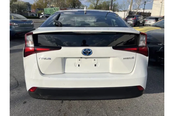 $13900 : 2021 Prius LE image 5