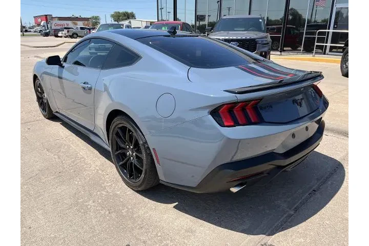 $28899 : Ford Mustang 2024 EcoBoost 2 image 8