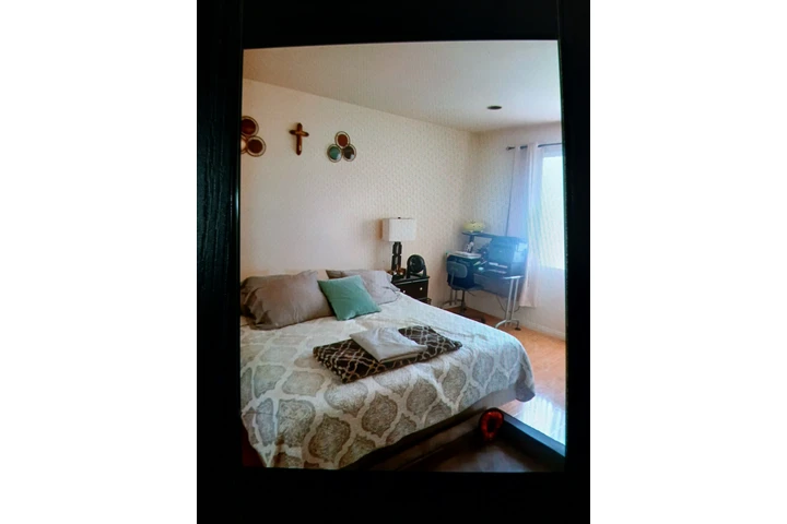 $1200 : Master room image 4