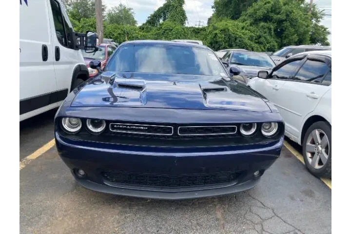 $18900 : 2017 Challenger GT image 4