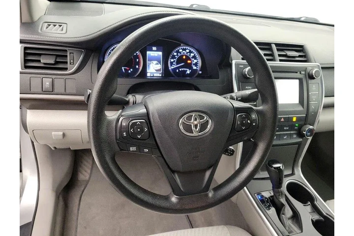 $17998 : Toyota Camry 2017 LE 4dr Sed image 10