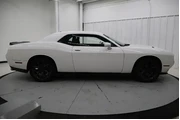 $23795 : Dodge Challenger 2023 SXT 2d thumbnail