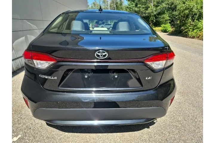 $13846 : Toyota Corolla 2021 LE 4dr S image 9
