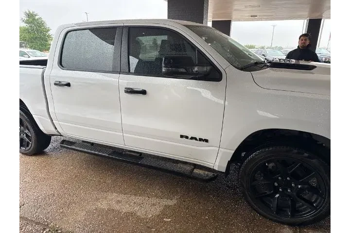 Ram 1500 2024 4x4 Laramie 4d image 3