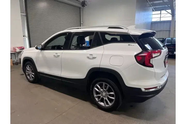 $20990 : GMC Terrain 2024 AWD SLT 4dr image 5