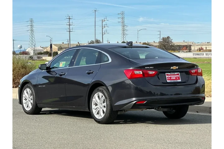 $18272 : Chevrolet Malibu 2023 LT 4dr image 6