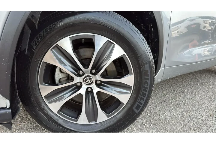 $22991 : Toyota Highlander 2021 XLE 4 image 7