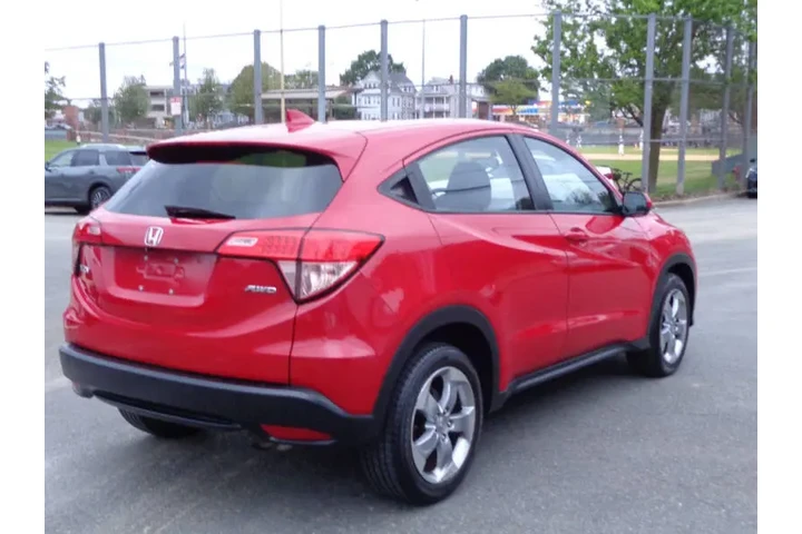 $13950 : 2017 HR-V LX image 6