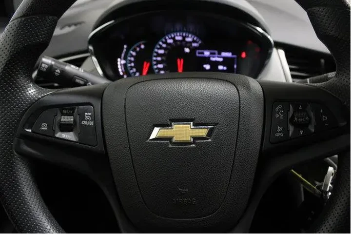 $11989 : Chevrolet Trax 2020 AWD LS 4 image 7