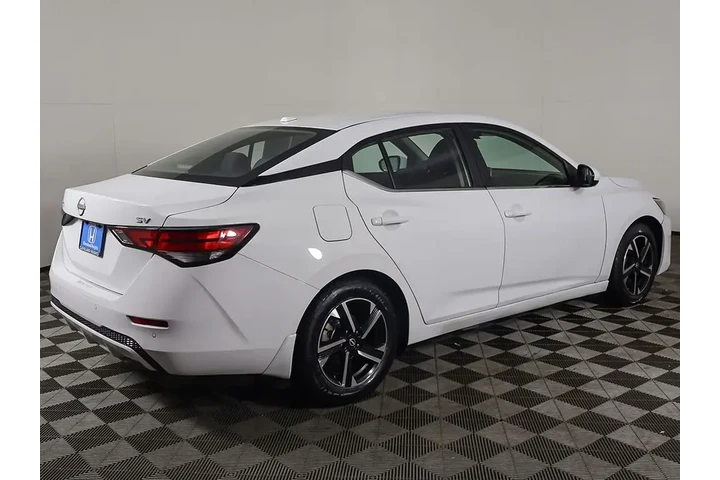 $18123 : Nissan Sentra 2024 SV 4dr Se image 8