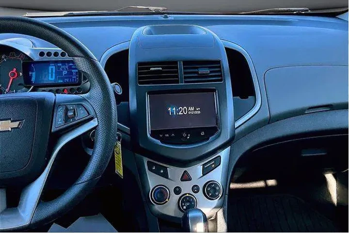 $6500 : Chevrolet Sonic 2014 LT Auto image 9