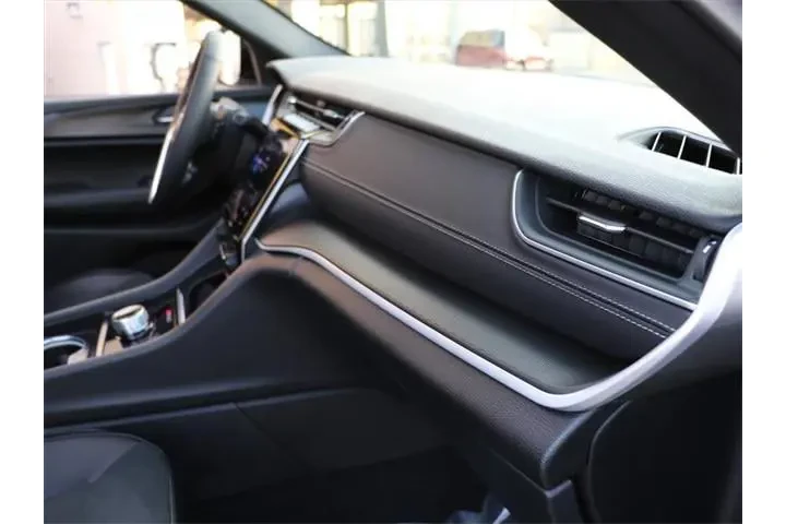 $39985 : Jeep Grand Cherokee 2025 4x4 image 10