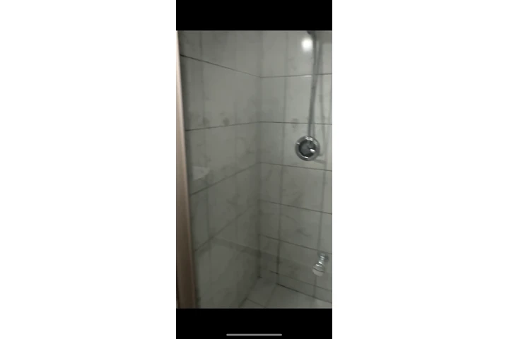 $2600 : Se Renta Casa de atras image 2