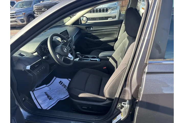 $18651 : Nissan Altima 2021 2.5 SV 4d image 9