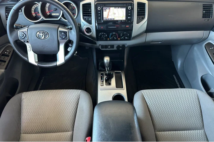$29900 : Toyota Tacoma 2015 4x4 V6 4d image 6