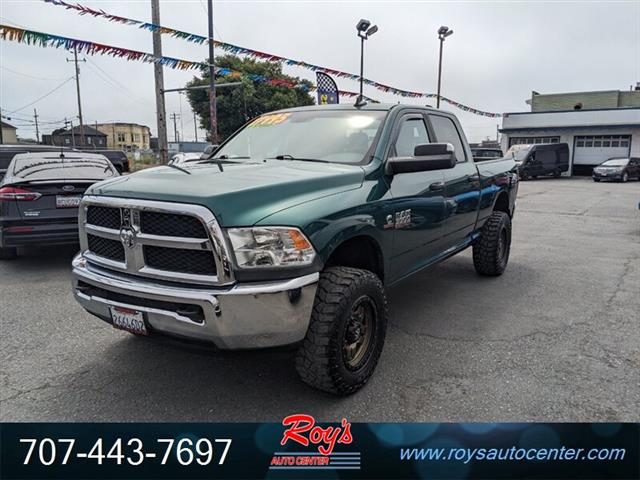 2017 3500 SLT 4WD 6-Speed Man image 3