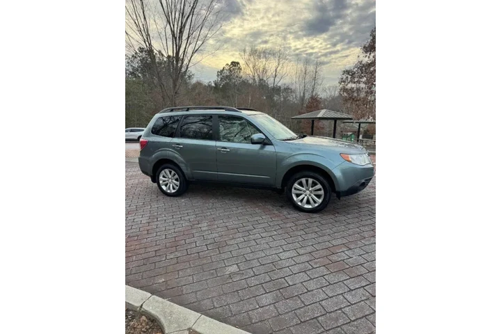 $4500 : 2011 Forester 2.5X Premium image 5