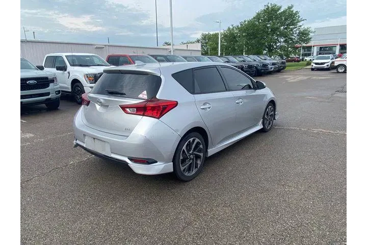$14975 : Scion iM 2016 4dr Hatchback image 3