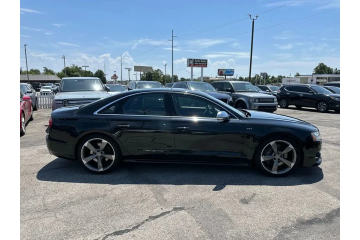 2015 AUDI S8 SEDAN 4D image 8