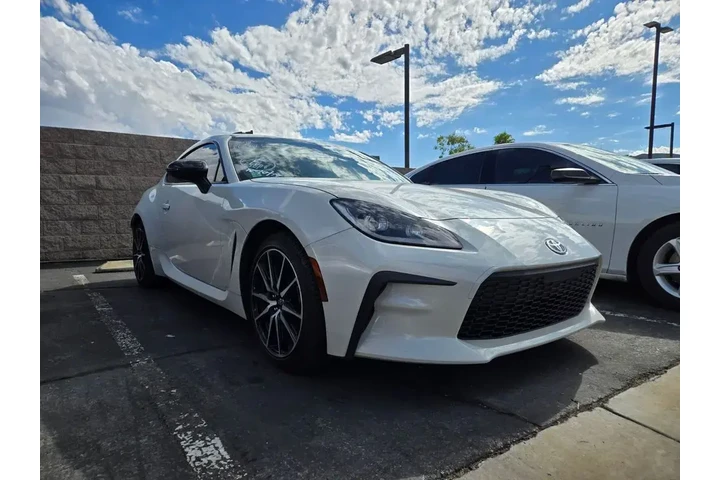 $26991 : Toyota GR86 2023 2dr Coupe 6 image 1