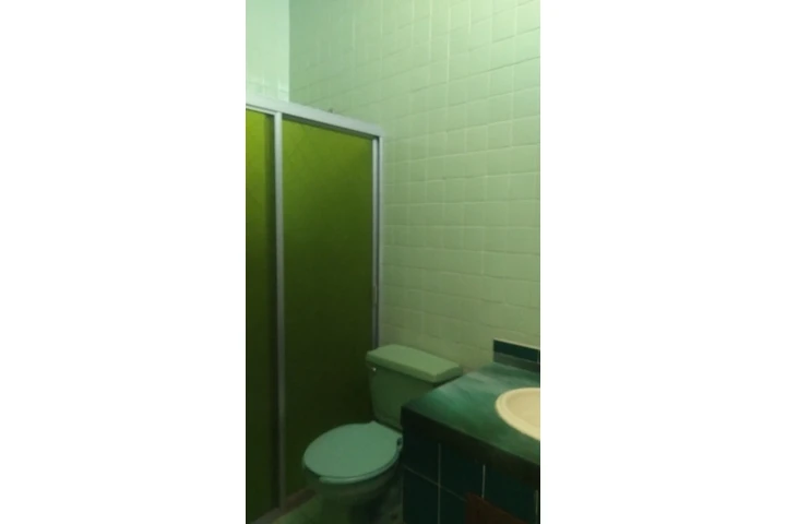 $4100 : HABITACIÓN AMUEBLADA EN ZONA É image 1