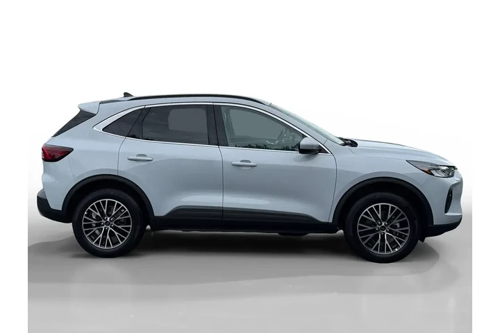 $29640 : Ford Escape Plug-In Hybrid 2 image 6