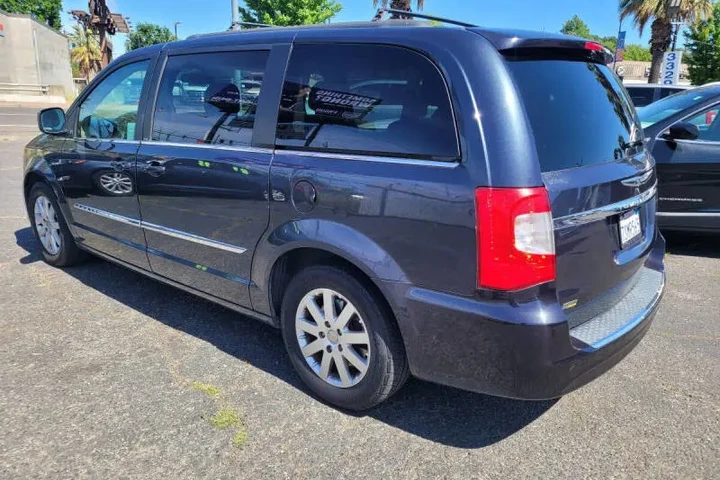 $6990 : 2014 Town and Country Touring image 5